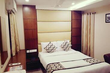 هتل Santhi Bhavan