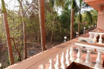 هتل Westwood Residence, Goa