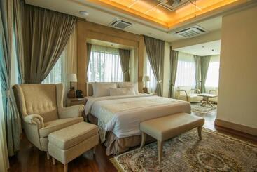 استراحتگاه Royale Chulan Cherating Villa