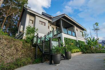 استراحتگاه Royale Chulan Cherating Villa