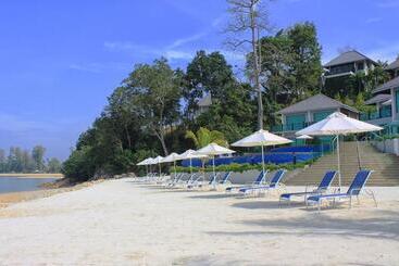 استراحتگاه Royale Chulan Cherating Villa