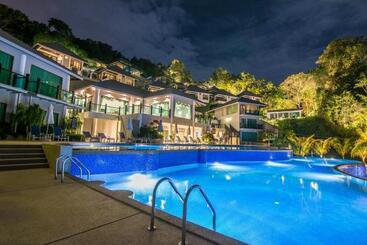 استراحتگاه Royale Chulan Cherating Villa