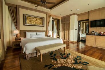 استراحتگاه Royale Chulan Cherating Villa