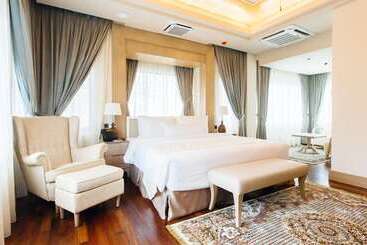 استراحتگاه Royale Chulan Cherating Villa