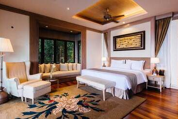 استراحتگاه Royale Chulan Cherating Villa