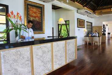 استراحتگاه Royale Chulan Cherating Villa