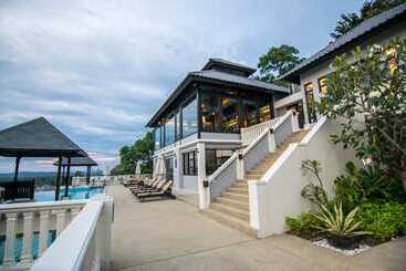 استراحتگاه Royale Chulan Cherating Villa