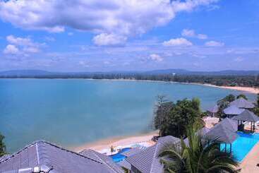 استراحتگاه Royale Chulan Cherating Villa