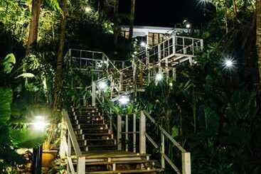 استراحتگاه Royale Chulan Cherating Villa