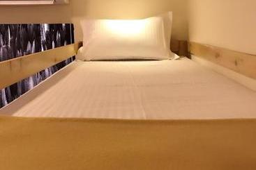 هاستل Bollywood Bed & Breakfast