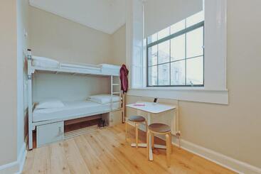هاستل Canbe Gardiner House
