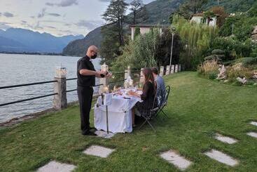 تختخواب و صبحانه Villa Marina   Como Lake