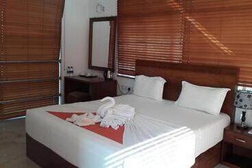 Yala Hotel Elephant Eye