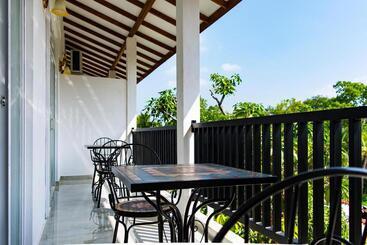 Yala Hotel Elephant Eye