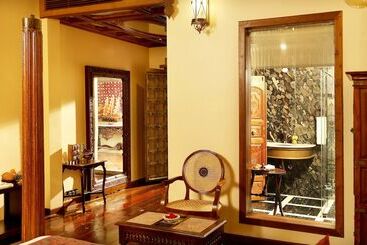 هتل Ginger House Museum