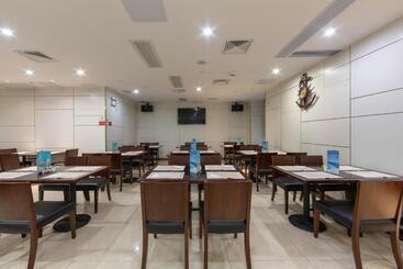 هتل Guangzhou Seaman Club