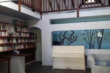 هتل Hostellerie Des Châteaux