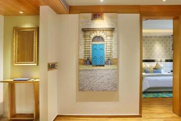 هتل Radisson Blu Jammu