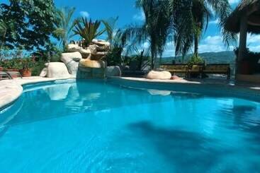 هتل Villas Chulavista