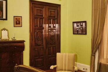 استراحتگاه Palacio Santa Candida