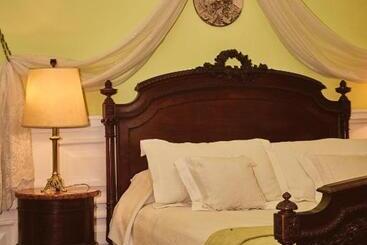استراحتگاه Palacio Santa Candida