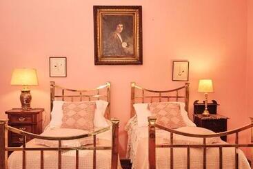 استراحتگاه Palacio Santa Candida