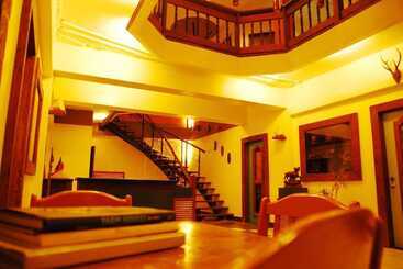 تختخواب و صبحانه Centro Mactan Suites