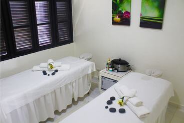هتل Ahnvee Resort  Adults Only