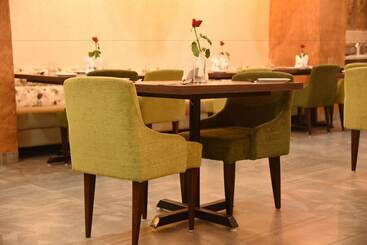 هتل Aloha City Stay Raipur