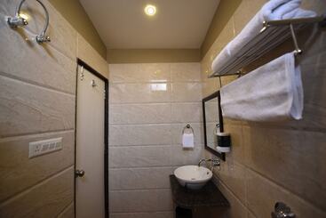 هتل Aloha City Stay Raipur