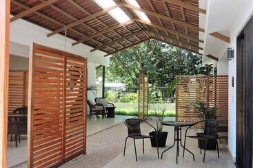 هتل Las Perlitas Rentals Playa Samara