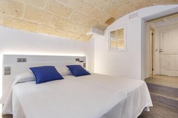 Petit Hotel 5 Fars
