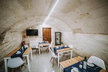 Petit Hotel 5 Fars