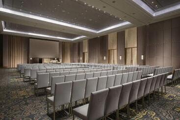 هتل The St. Regis Astana