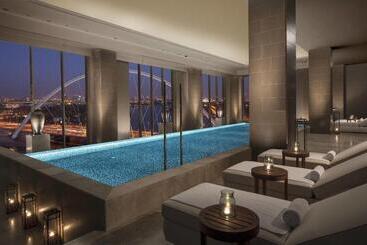 هتل The St. Regis Astana