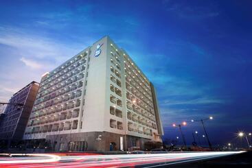 هتل Whistlelark Jeju