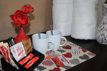 تختخواب و صبحانه Cashan Bnb