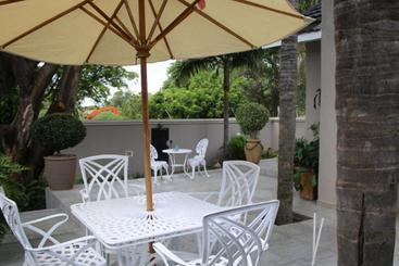 تختخواب و صبحانه Cashan Bnb