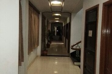 Hiriz Hotel Dollar