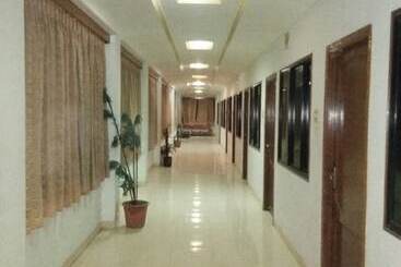 Hiriz Hotel Dollar