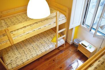 Hostel Nations Rooms