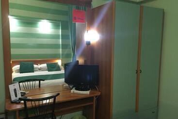 هتل Albergo Glory