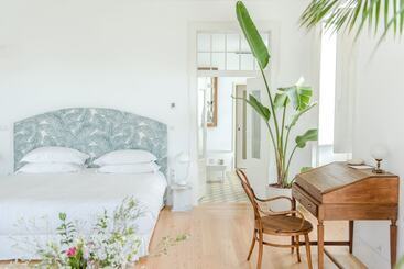 هتل Casa Mãe Lagos