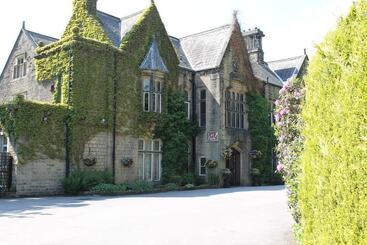 فندق Oakwood Hall