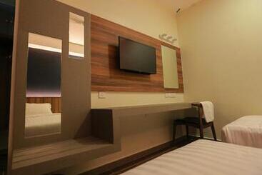 هتل Pantai Regal
