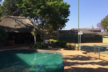 هتل Polokwane Place