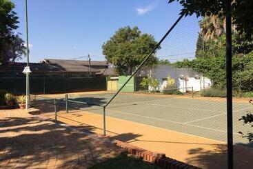 هتل Polokwane Place