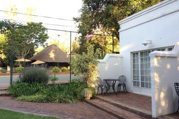 هتل Polokwane Place