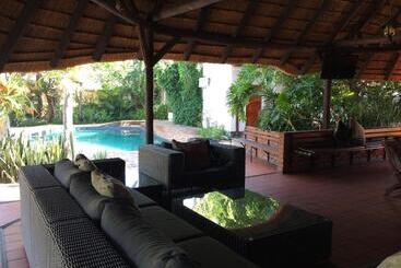 هتل Polokwane Place