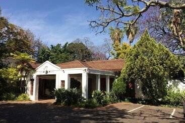 هتل Polokwane Place